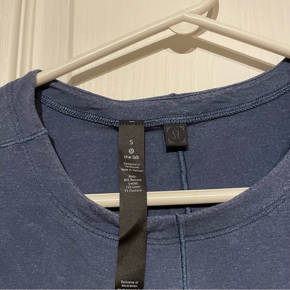 Lululemon blue crop tank top athleisure workout top size small - Picture 6 of 6